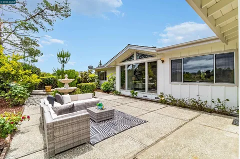 $1,880,000 | 61 Sullivan Drive, Moraga, CA 94556