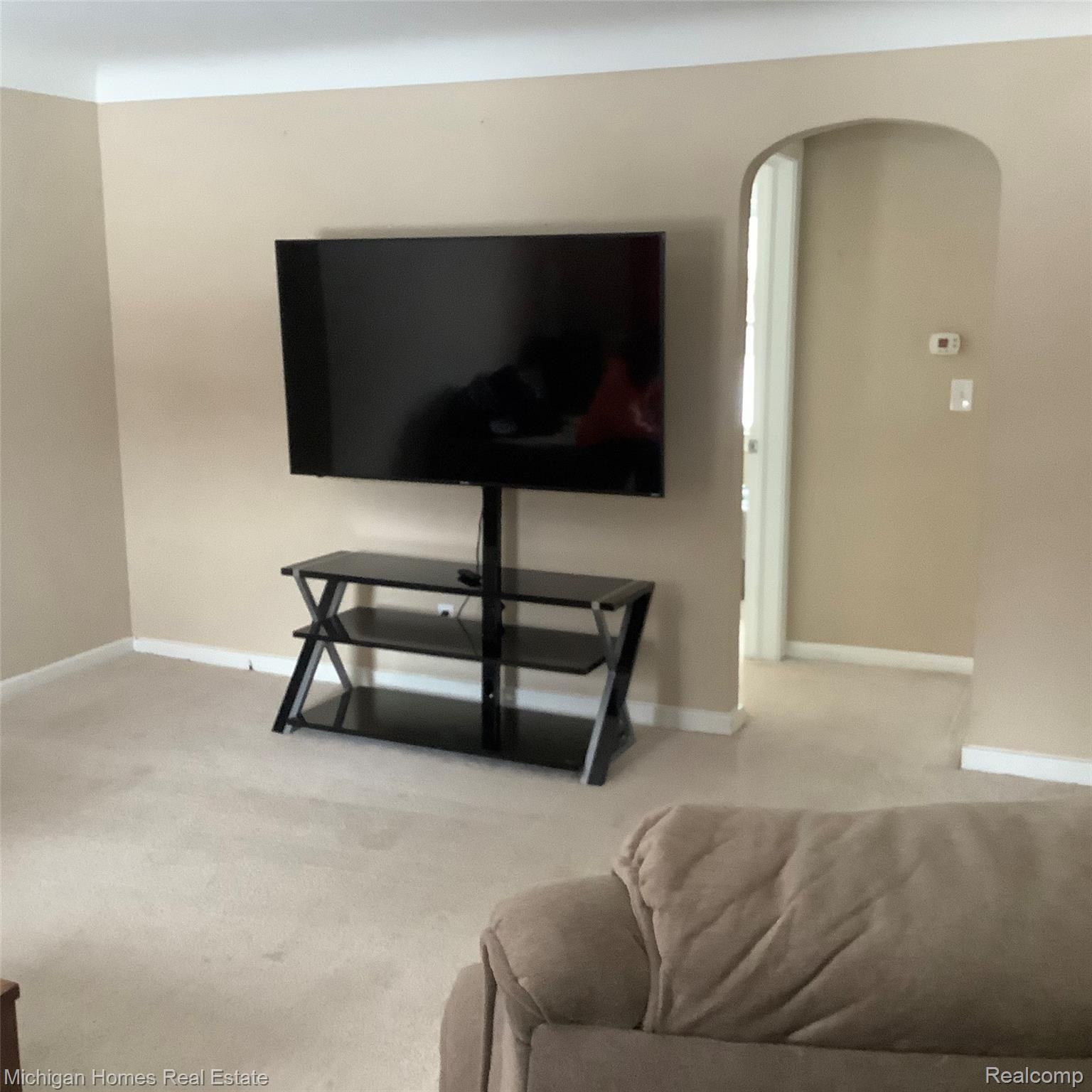 4146 North Genesee Road Flint, MI 48506 - Photo 4 of 14 02.3
