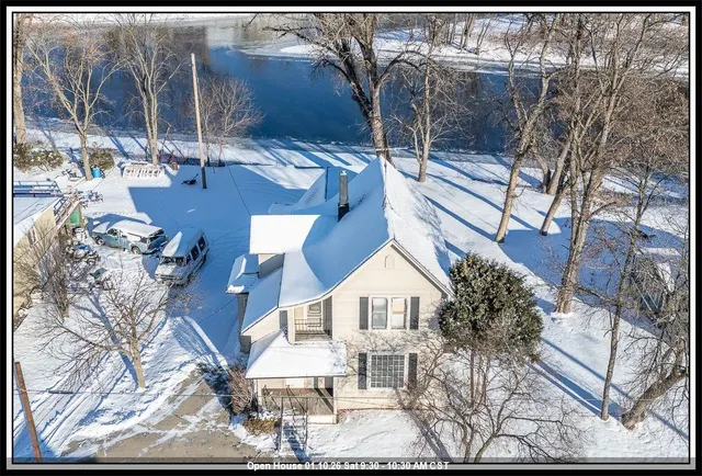 $229,900 | 211 East Wolf River Avenue, New London, WI 54961