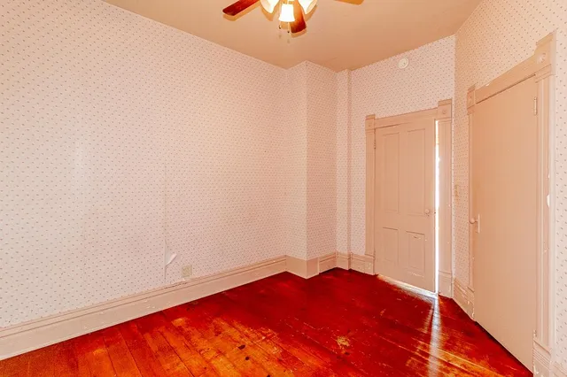 $229,900 | 211 East Wolf River Avenue, New London, WI 54961