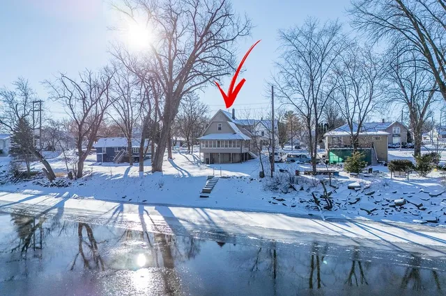 $229,900 | 211 East Wolf River Avenue, New London, WI 54961