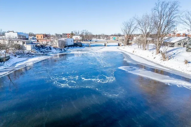 $229,900 | 211 East Wolf River Avenue, New London, WI 54961