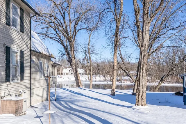 $229,900 | 211 East Wolf River Avenue, New London, WI 54961