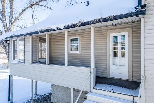 $229,900 | 211 East Wolf River Avenue, New London, WI 54961