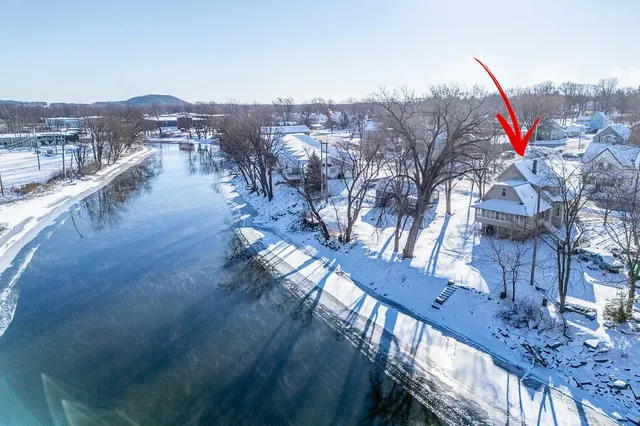 $229,900 | 211 East Wolf River Avenue, New London, WI 54961