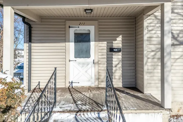 $229,900 | 211 East Wolf River Avenue, New London, WI 54961