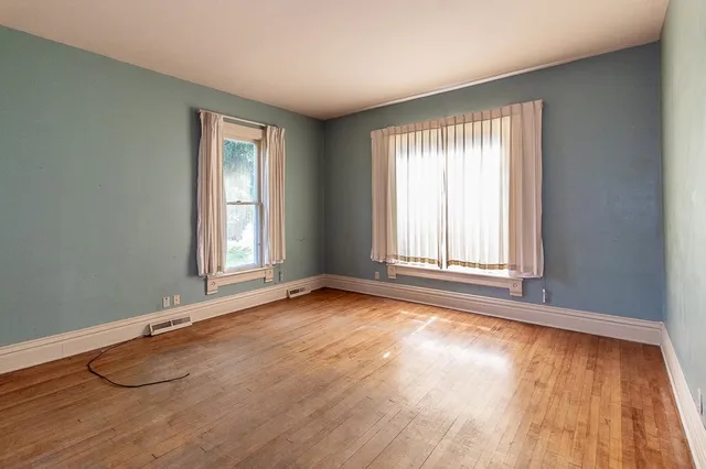 $229,900 | 211 East Wolf River Avenue, New London, WI 54961