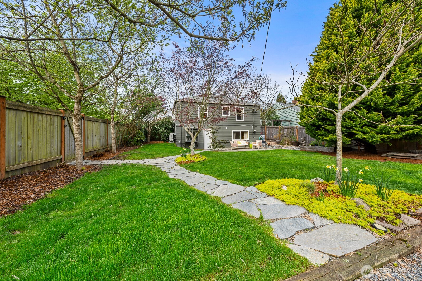 8656 13th Avenue Southwest Seattle, WA 98106 - Photo 18 of 20