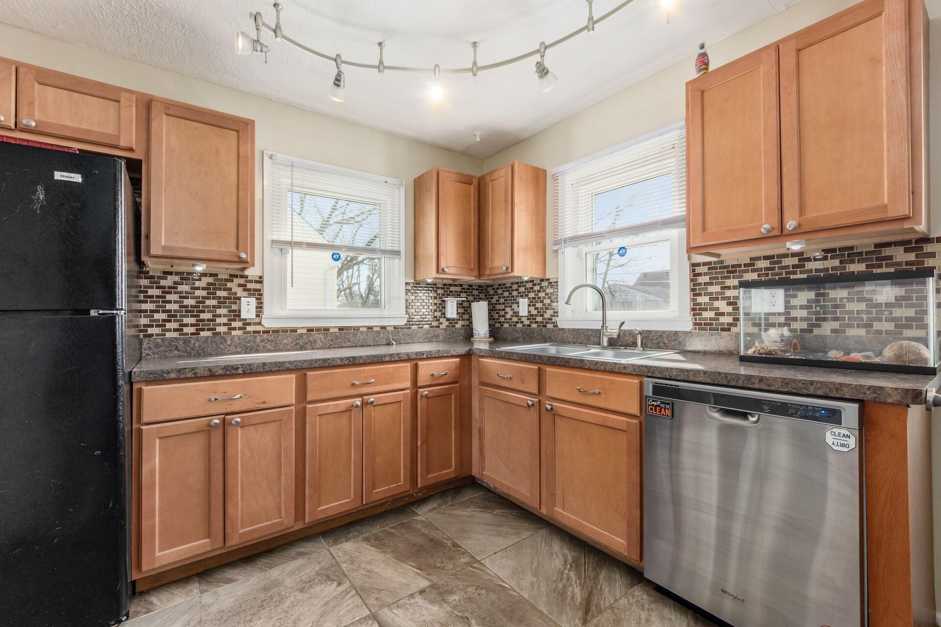 1713 Huy Road Columbus, OH 43224 - Photo 7 of 32 012_fbcaf6f187f_M 1713 Huy027