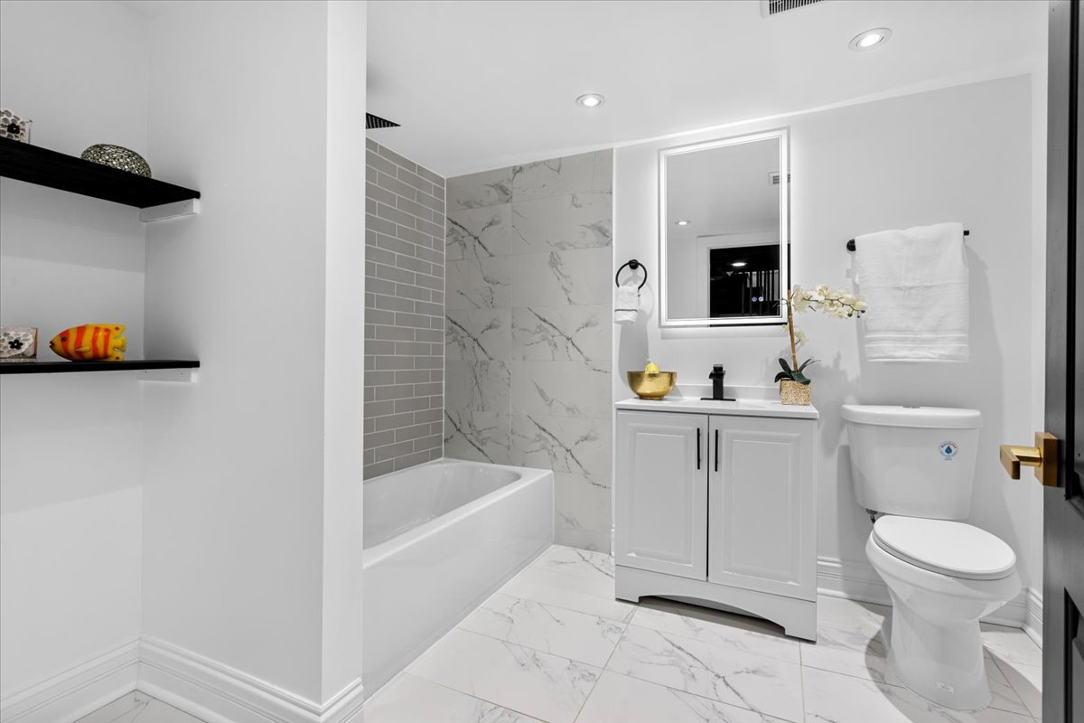 7428 South Perry Avenue Chicago, IL 60621 - Photo 17 of 26 Gallery Image 17