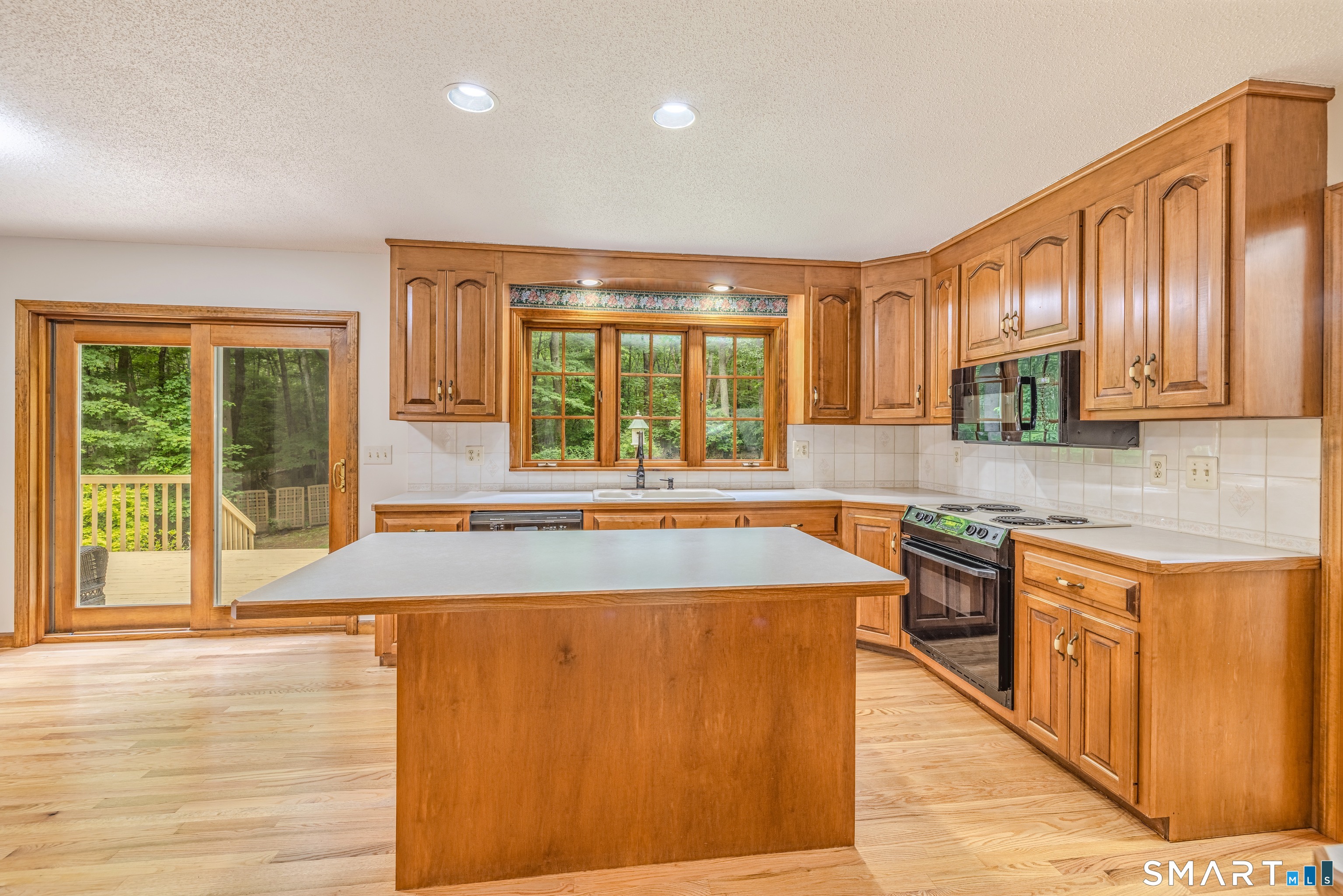 15 Jacobs Hill Road Mansfield, CT 06250 - Photo 9 of 40