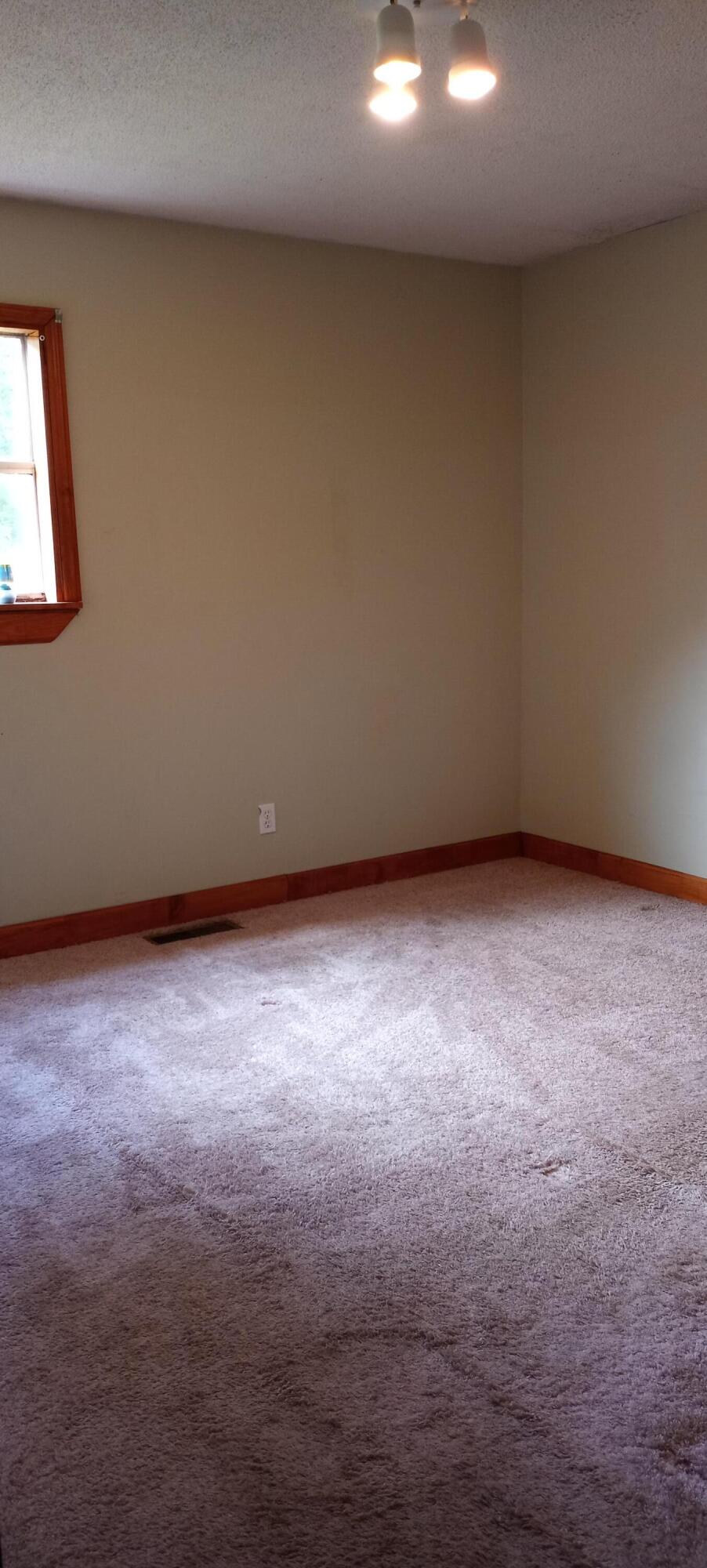 312 Fairview Road Middlesboro, KY 40965 - Photo 12 of 14 20210815_115655