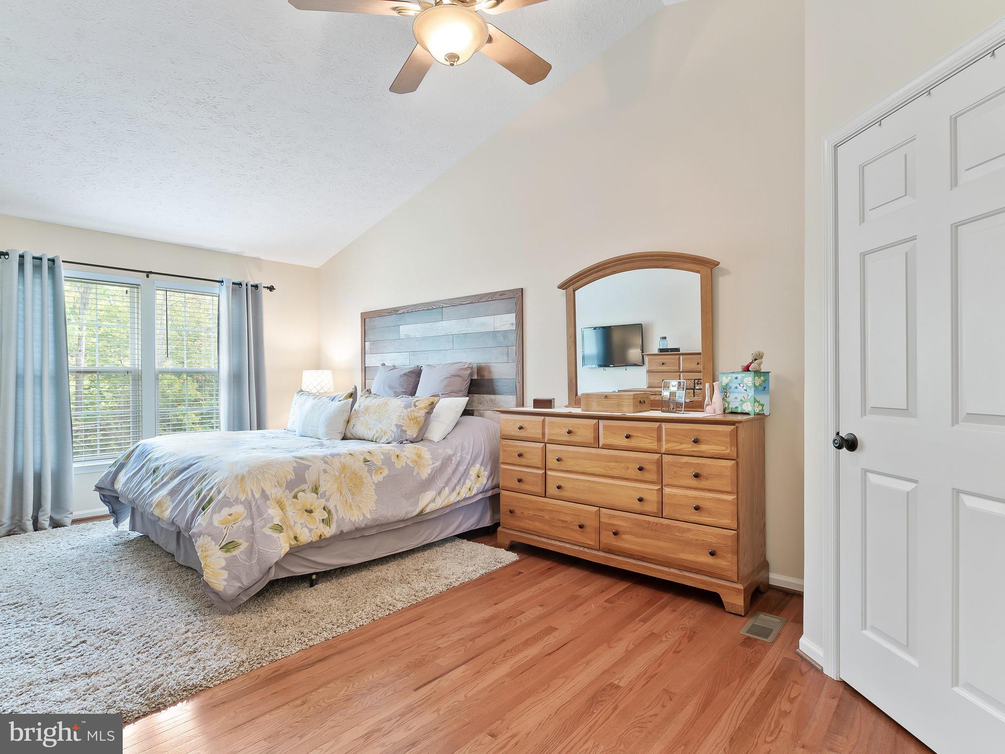 4820 Old Holter Road Jefferson, MD 21755 - Photo 20 of 34 Custom Headboard Conveys