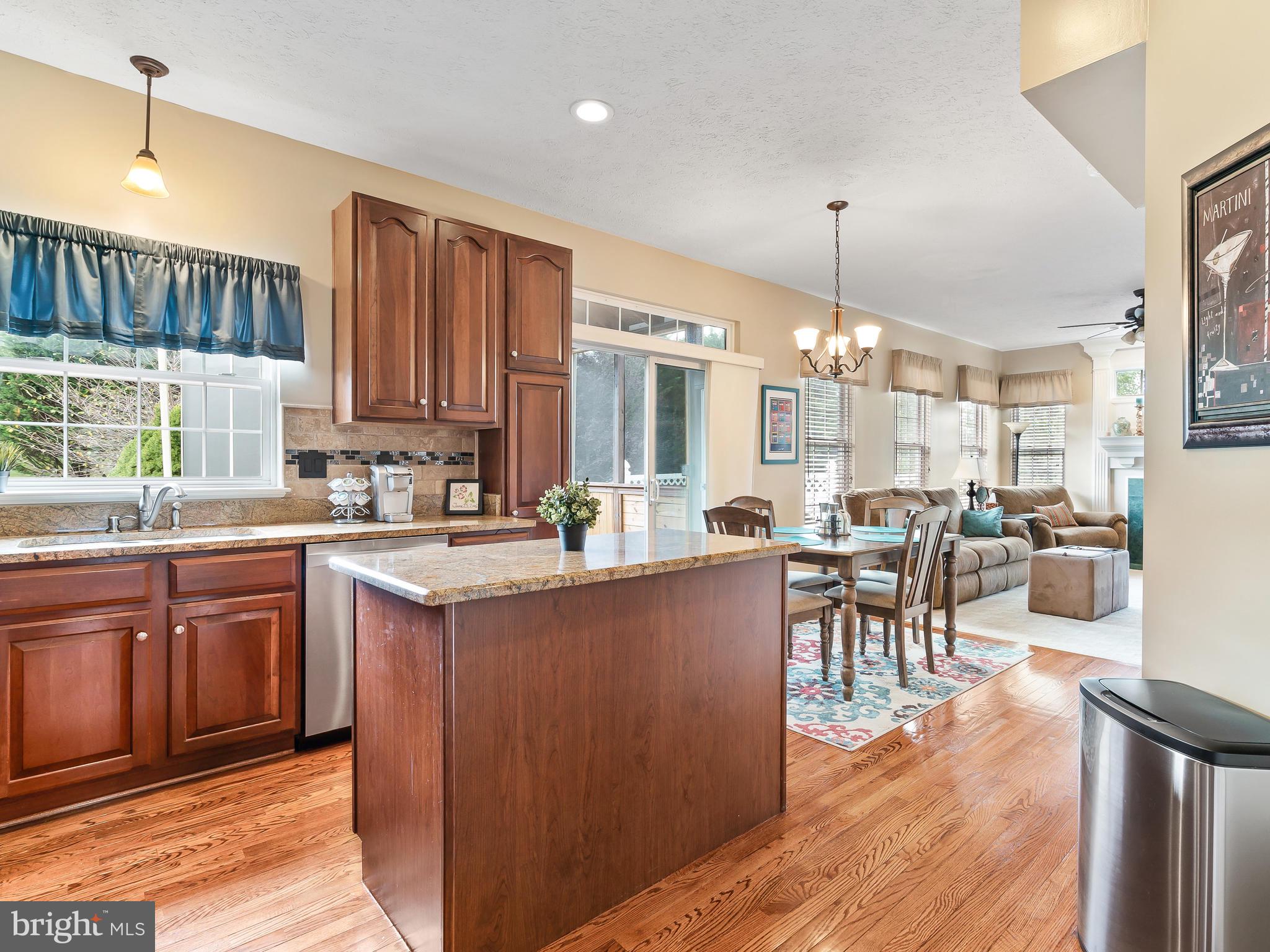 4820 Old Holter Road Jefferson, MD 21755 - Photo 10 of 34 Eating Area in Kitchen