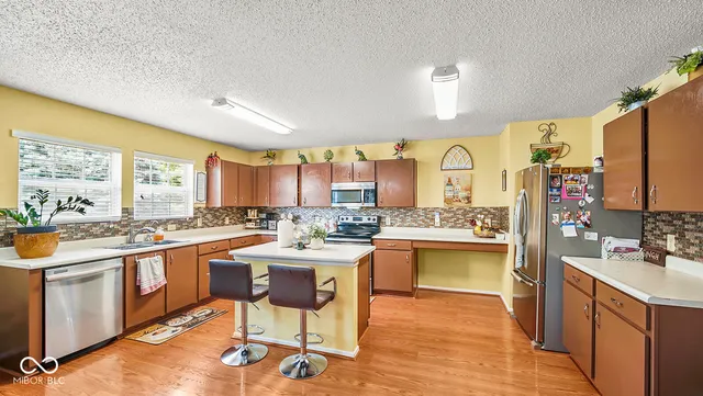 $350,000 | 1422 Fortner Drive, Indianapolis, IN 46231