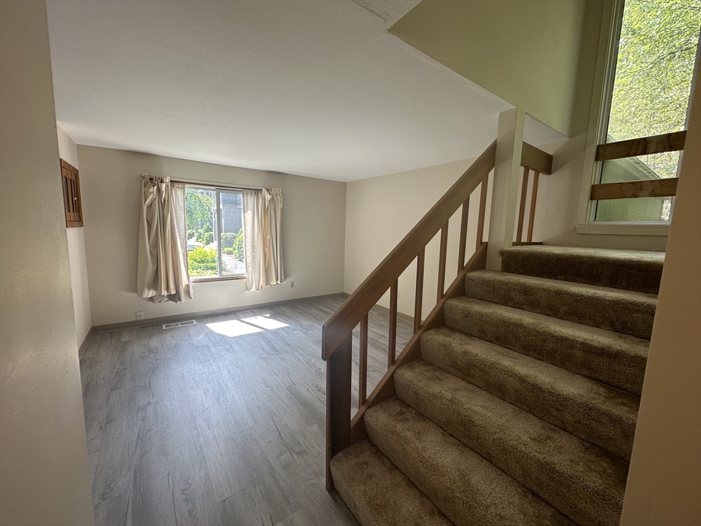 89 Wilson Street, Unit 7 Marlborough, MA 01752 - Photo 2 of 33