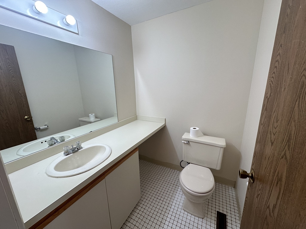 89 Wilson Street, Unit 7 Marlborough, MA 01752 - Photo 9 of 33