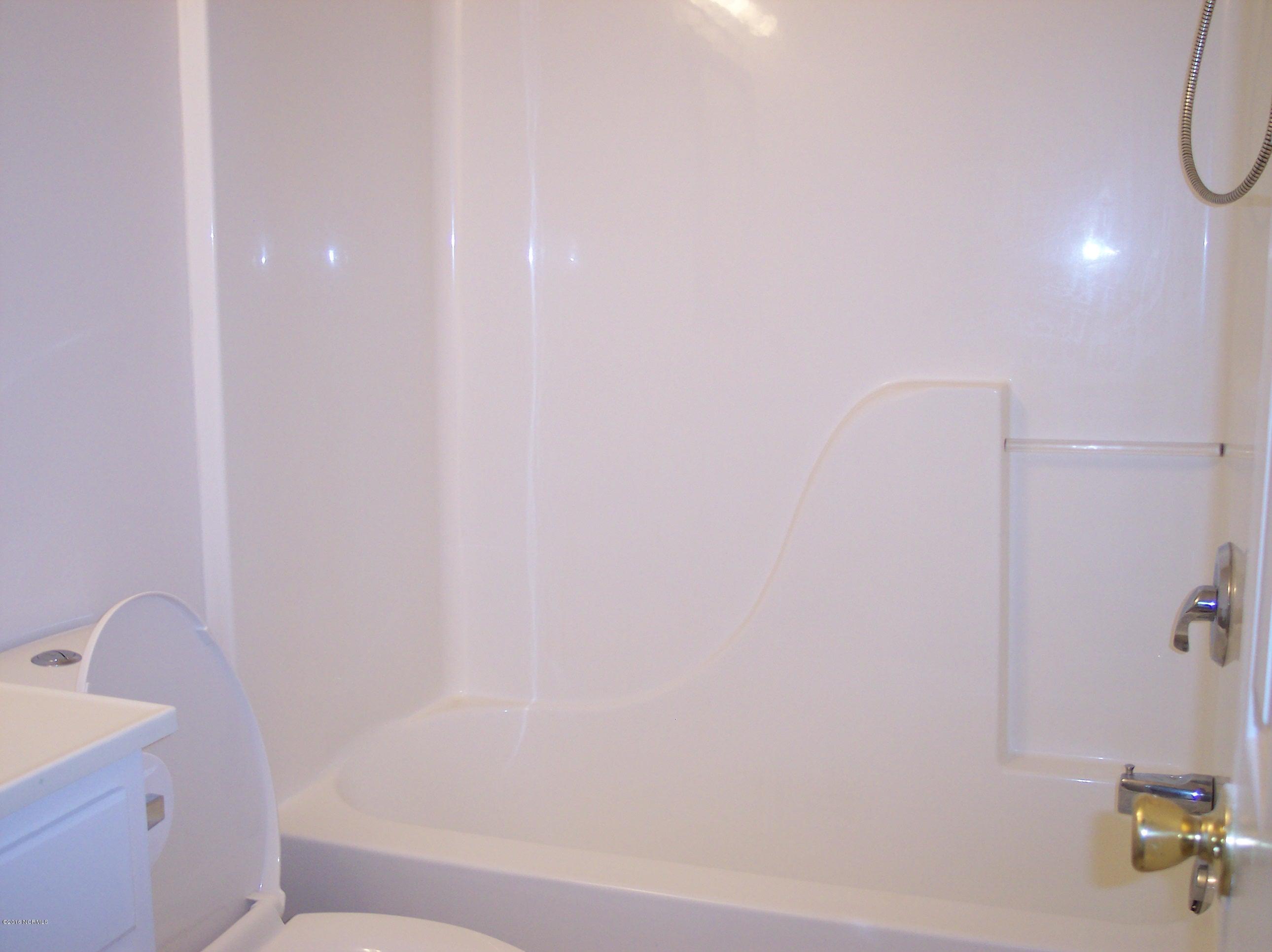 695 Pepperhill Road, Unit BSL Southport, NC 28461 - Photo 15 of 33 Guest Bathroom