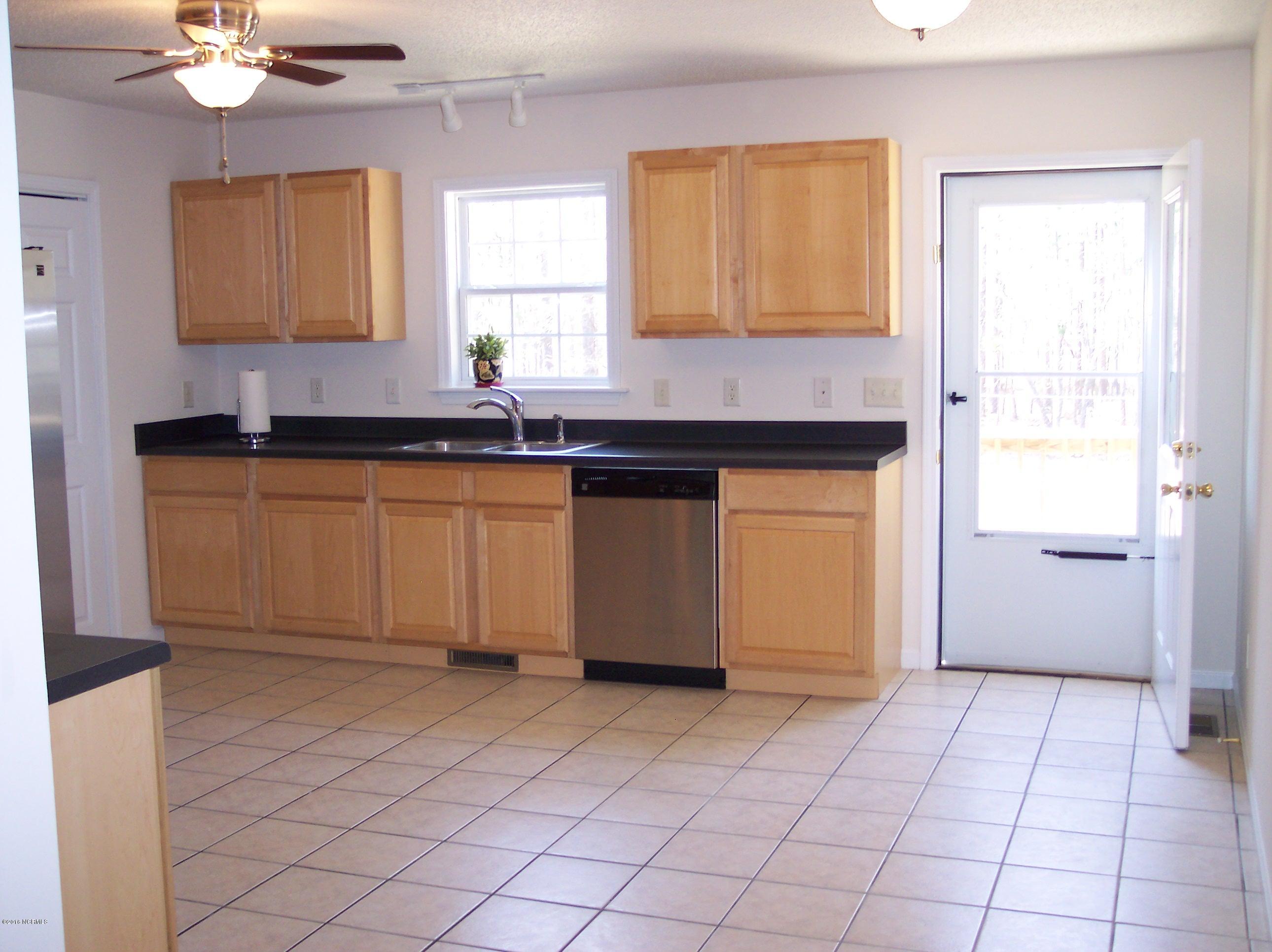 695 Pepperhill Road, Unit BSL Southport, NC 28461 - Photo 4 of 33 100_3941