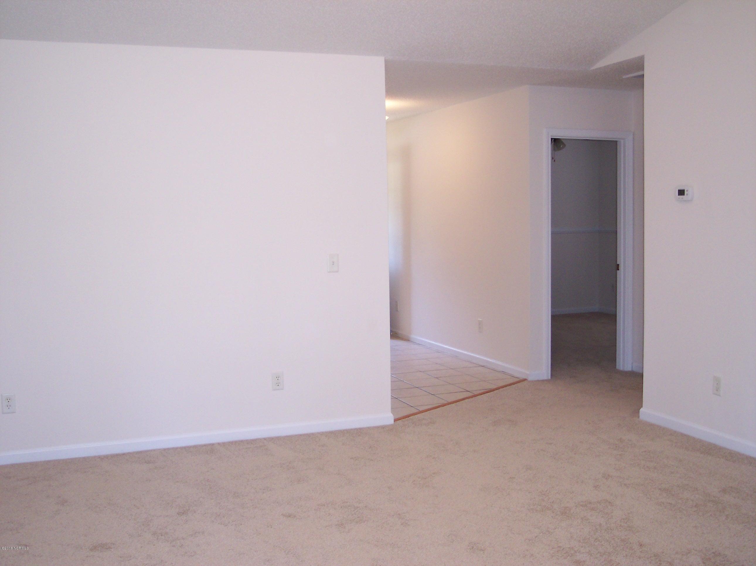 695 Pepperhill Road, Unit BSL Southport, NC 28461 - Photo 5 of 33 Living room looking towards back