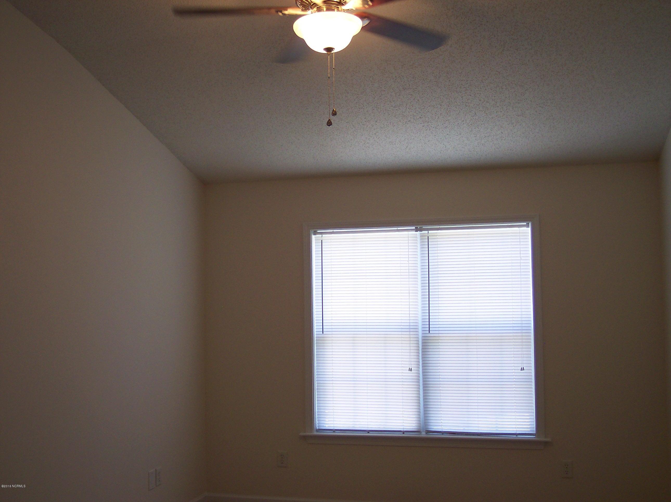 695 Pepperhill Road, Unit BSL Southport, NC 28461 - Photo 8 of 33 Master bedroom