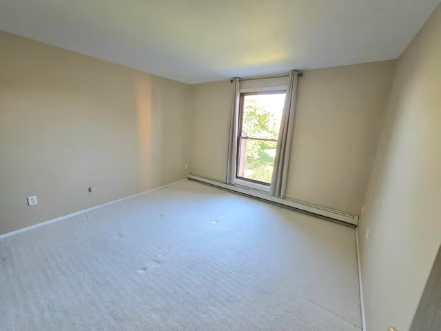 $209,800 | 6100 Stonehedge Drive, Unit 320, Greenfield, WI 53220