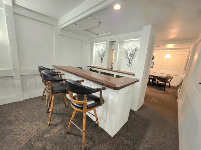 $209,800 | 6100 Stonehedge Drive, Unit 320, Greenfield, WI 53220