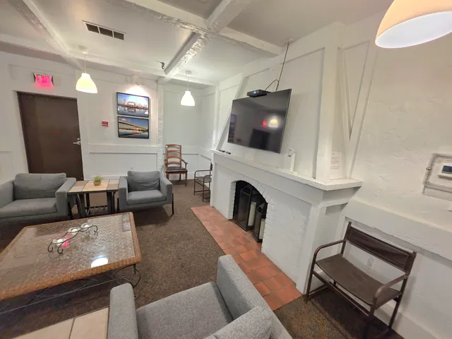 $209,800 | 6100 Stonehedge Drive, Unit 320, Greenfield, WI 53220