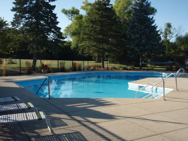 $209,800 | 6100 Stonehedge Drive, Unit 320, Greenfield, WI 53220