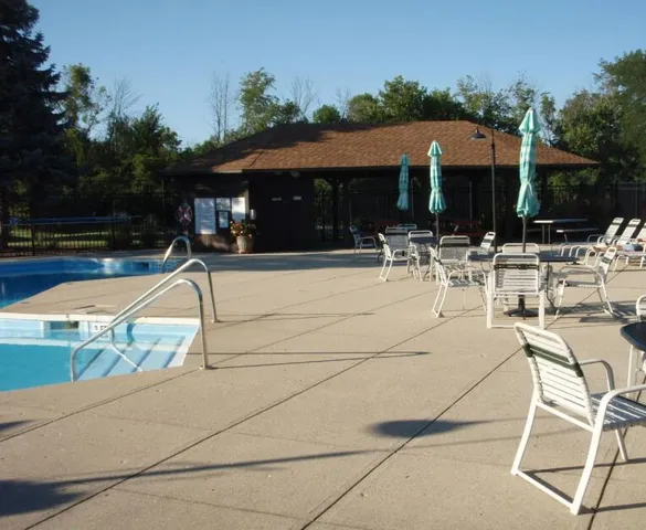 $209,800 | 6100 Stonehedge Drive, Unit 320, Greenfield, WI 53220