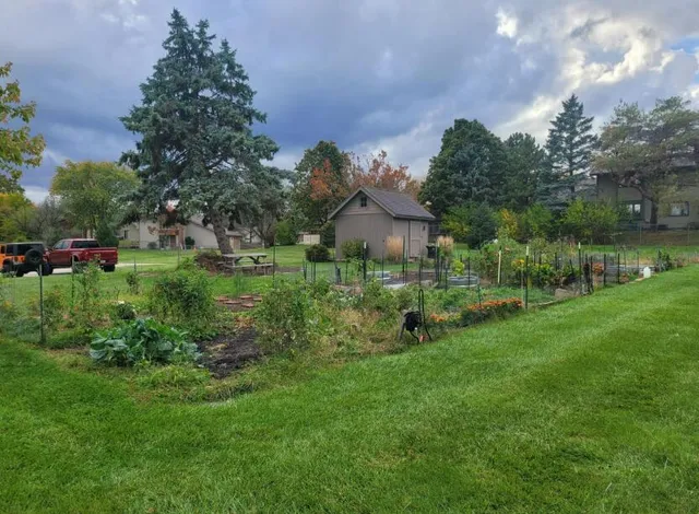 $209,800 | 6100 Stonehedge Drive, Unit 320, Greenfield, WI 53220