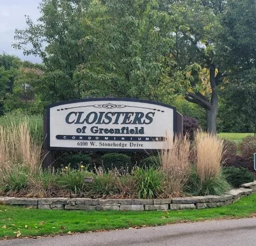 $209,800 | 6100 Stonehedge Drive, Unit 320, Greenfield, WI 53220