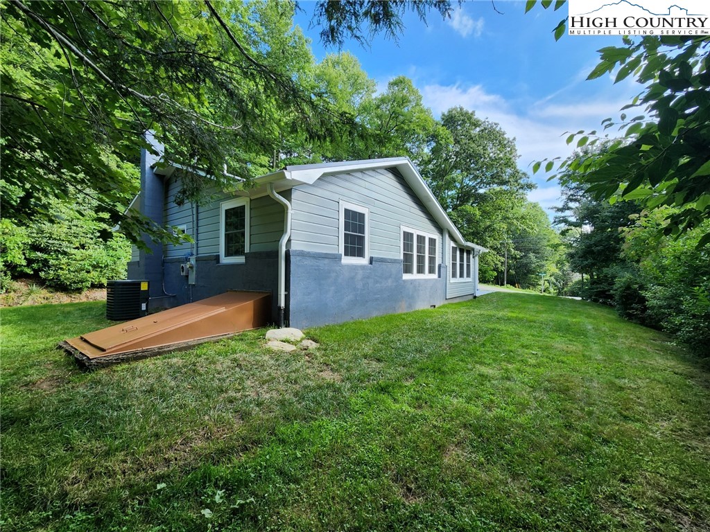2837 Poplar Grove Road South Boone, NC 28607 - Photo 4 of 35 Gallery Image 4