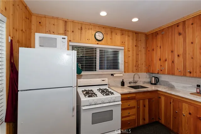 $339,000 | 28999 Cedar Terrace, Cedar Glen, CA 92321