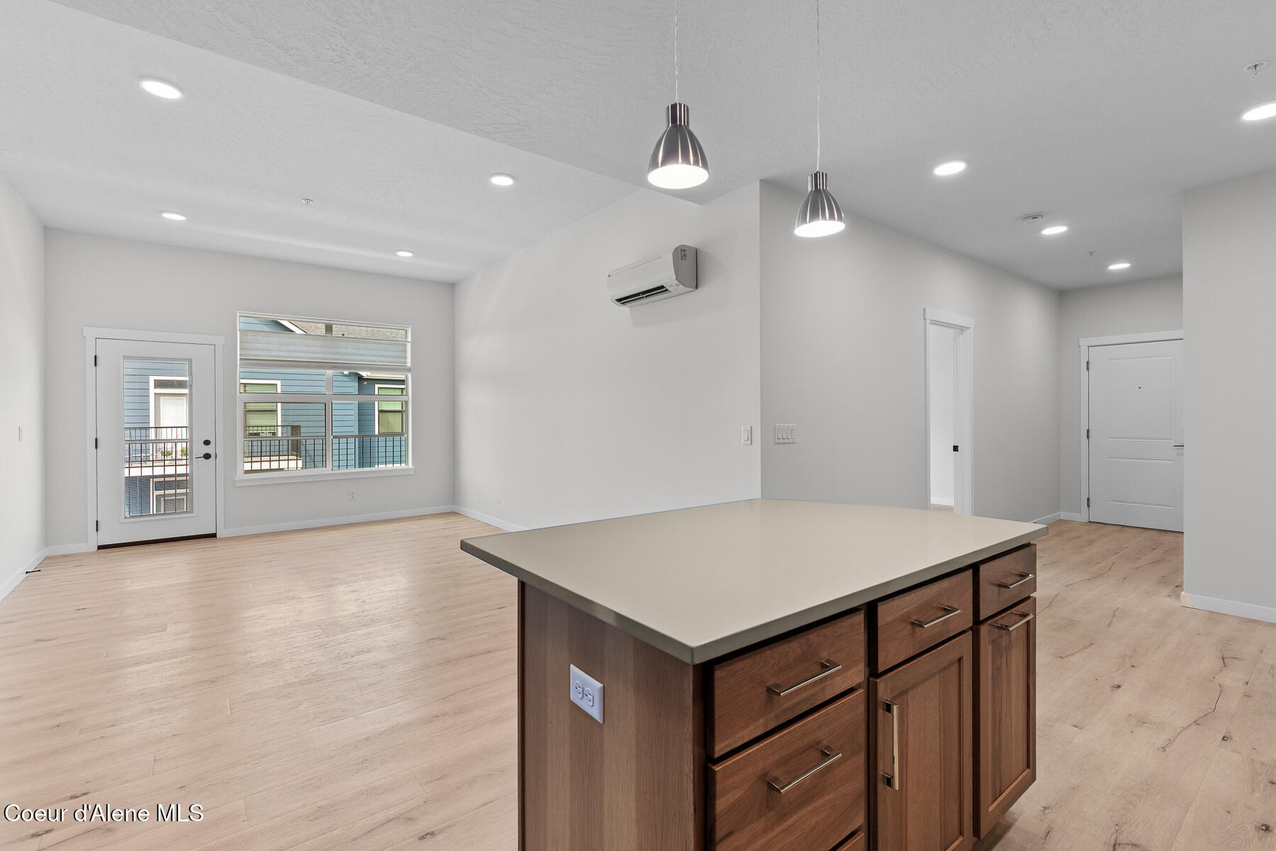 6480 North Atlas Road, Unit 208 Coeur D'Alene, ID 83815 - Photo 4 of 22 6480NAtlasRdUnit208-9