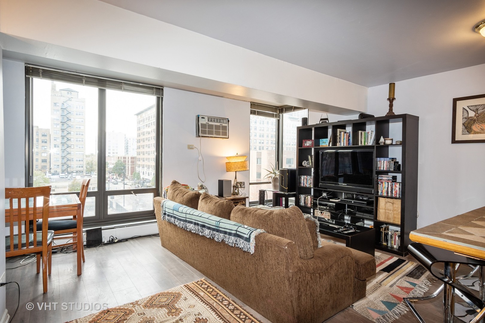 6166 North Sheridan Road, Unit 4B Chicago, IL 60660 - Photo 2 of 10