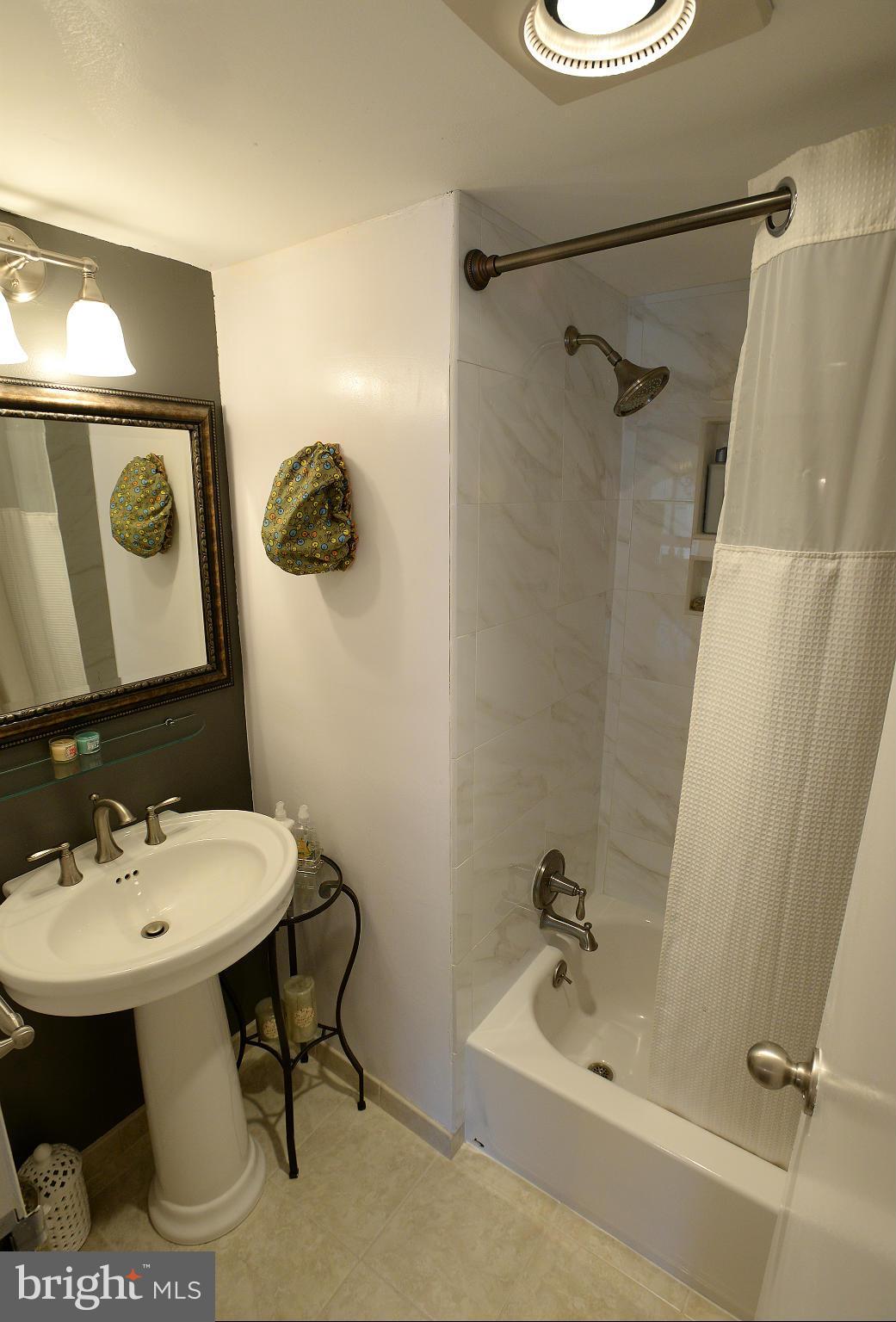 3228 Spartan Road, Unit 63 Olney, MD 20832 - Photo 9 of 14 Bath (Master)