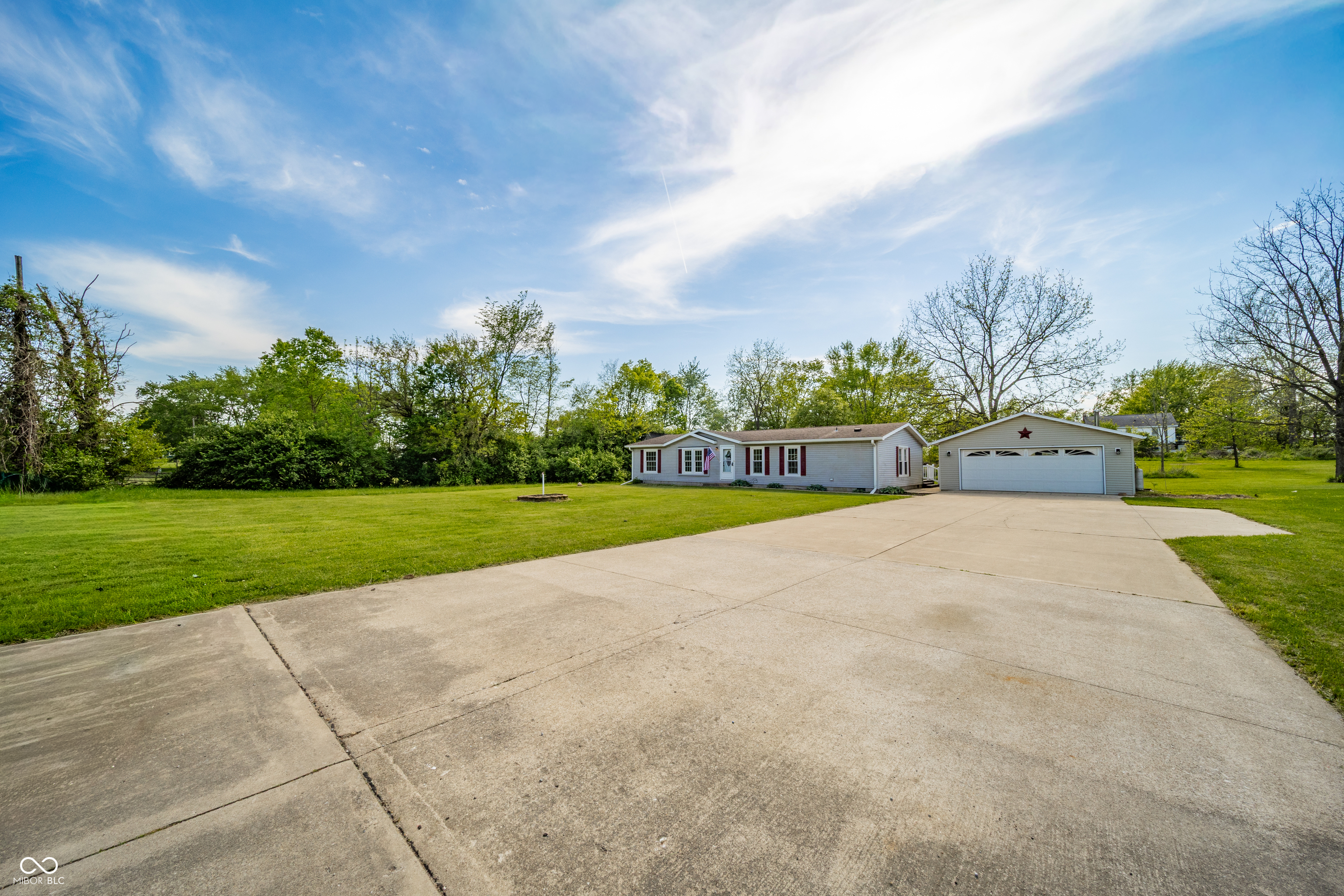 810 Indiana Avenue Alexandria, IN 46001 - Photo 3 of 38