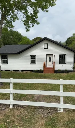 $325,000 | 8414 Schiro Road, Hitchcock, TX 77563