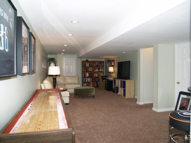 4136 Ross Road Bethlehem, PA 18020 - Photo 21 of 27 Gallery Image 21