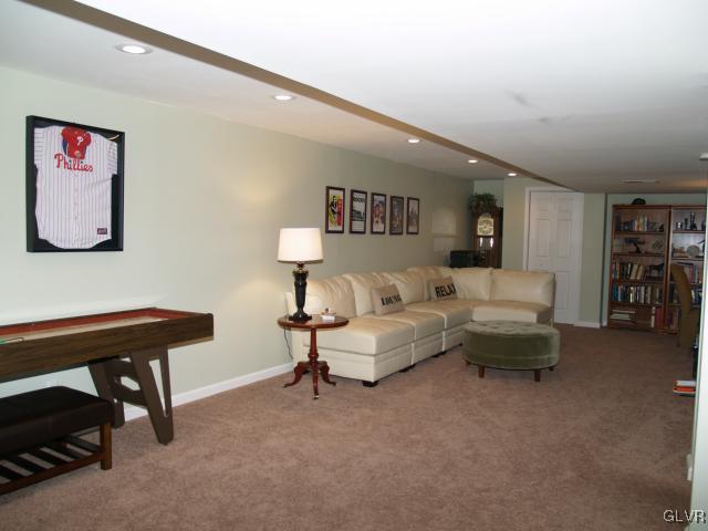 4136 Ross Road Bethlehem, PA 18020 - Photo 22 of 27 Gallery Image 22