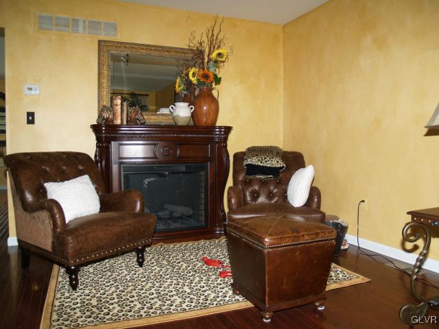 4136 Ross Road Bethlehem, PA 18020 - Photo 3 of 27 Gallery Image 3