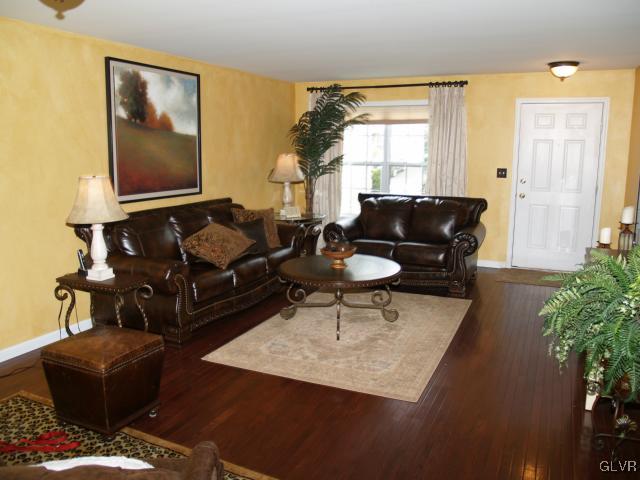 4136 Ross Road Bethlehem, PA 18020 - Photo 5 of 27 Gallery Image 5