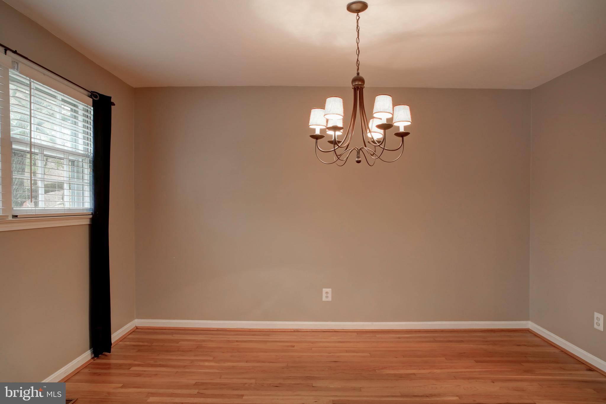 422 Old Courthouse Road Northeast Vienna, VA 22180 - Photo 12 of 34