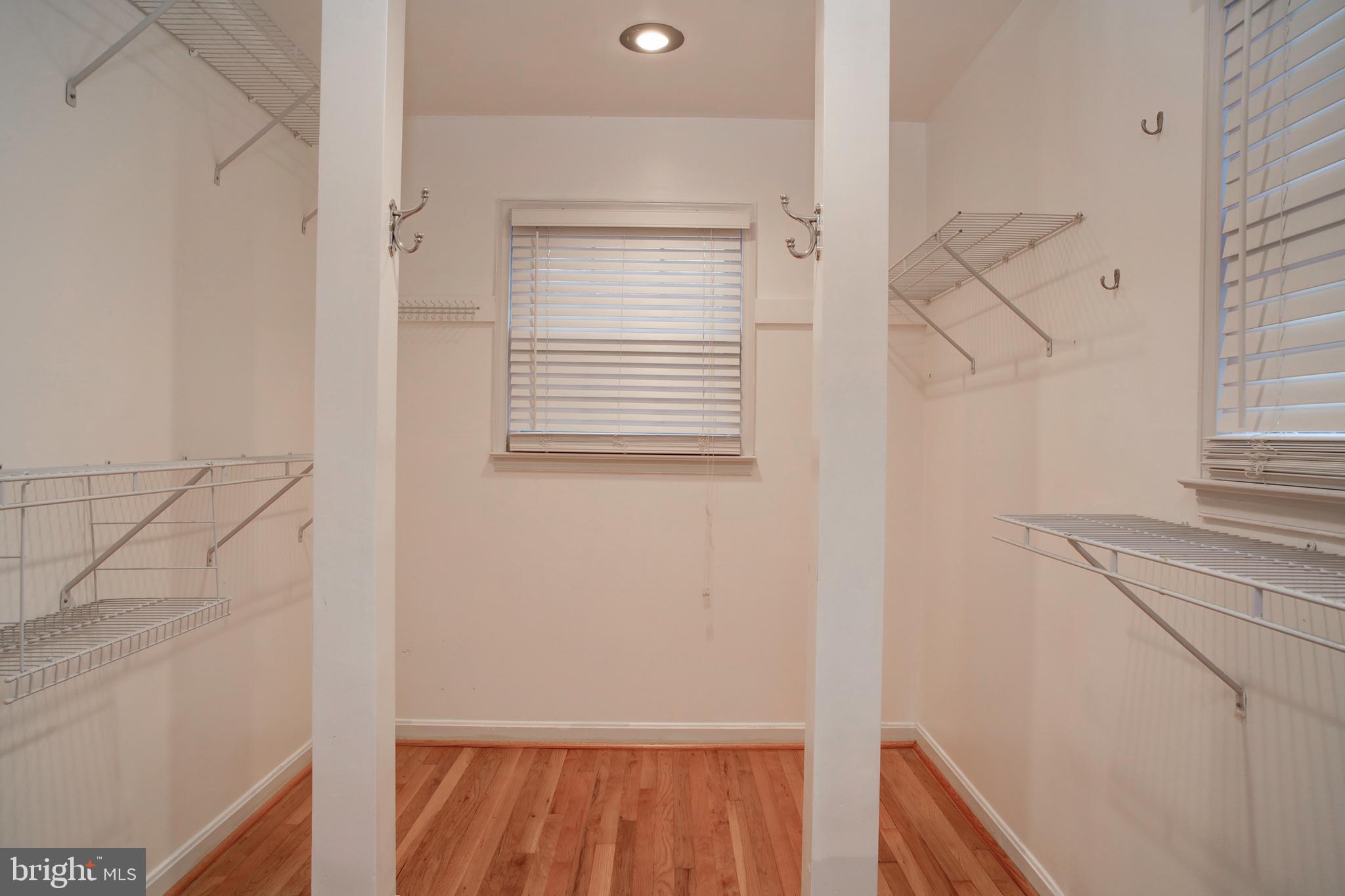 422 Old Courthouse Road Northeast Vienna, VA 22180 - Photo 17 of 34