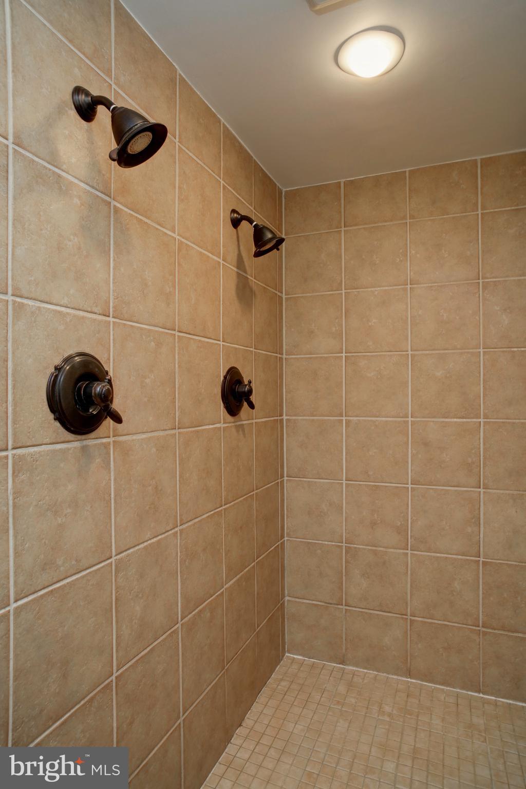 422 Old Courthouse Road Northeast Vienna, VA 22180 - Photo 19 of 34