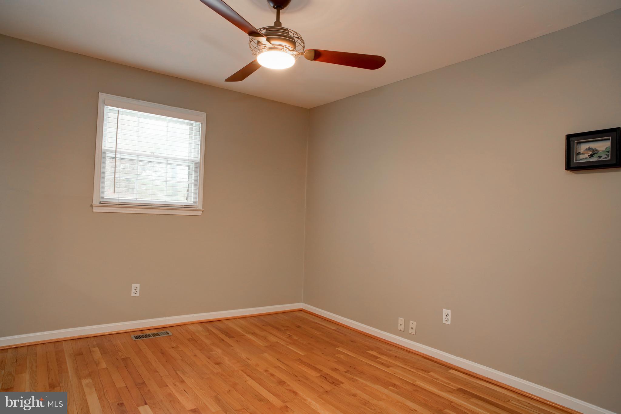 422 Old Courthouse Road Northeast Vienna, VA 22180 - Photo 22 of 34