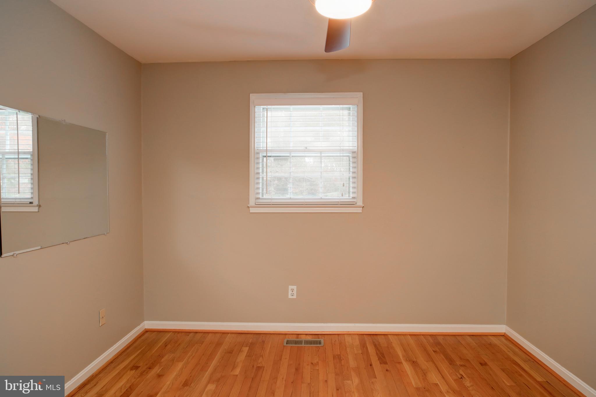 422 Old Courthouse Road Northeast Vienna, VA 22180 - Photo 23 of 34