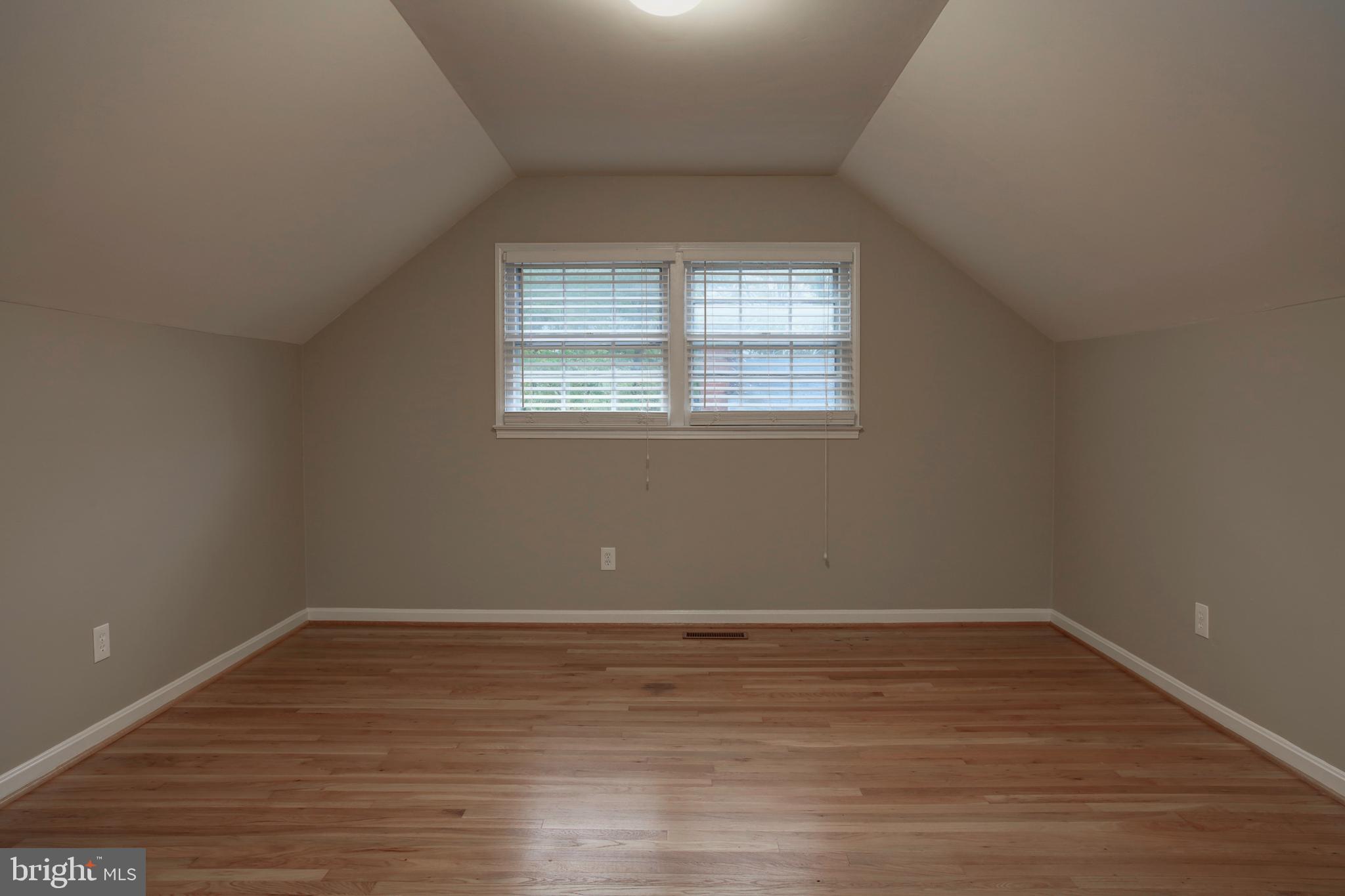 422 Old Courthouse Road Northeast Vienna, VA 22180 - Photo 25 of 34