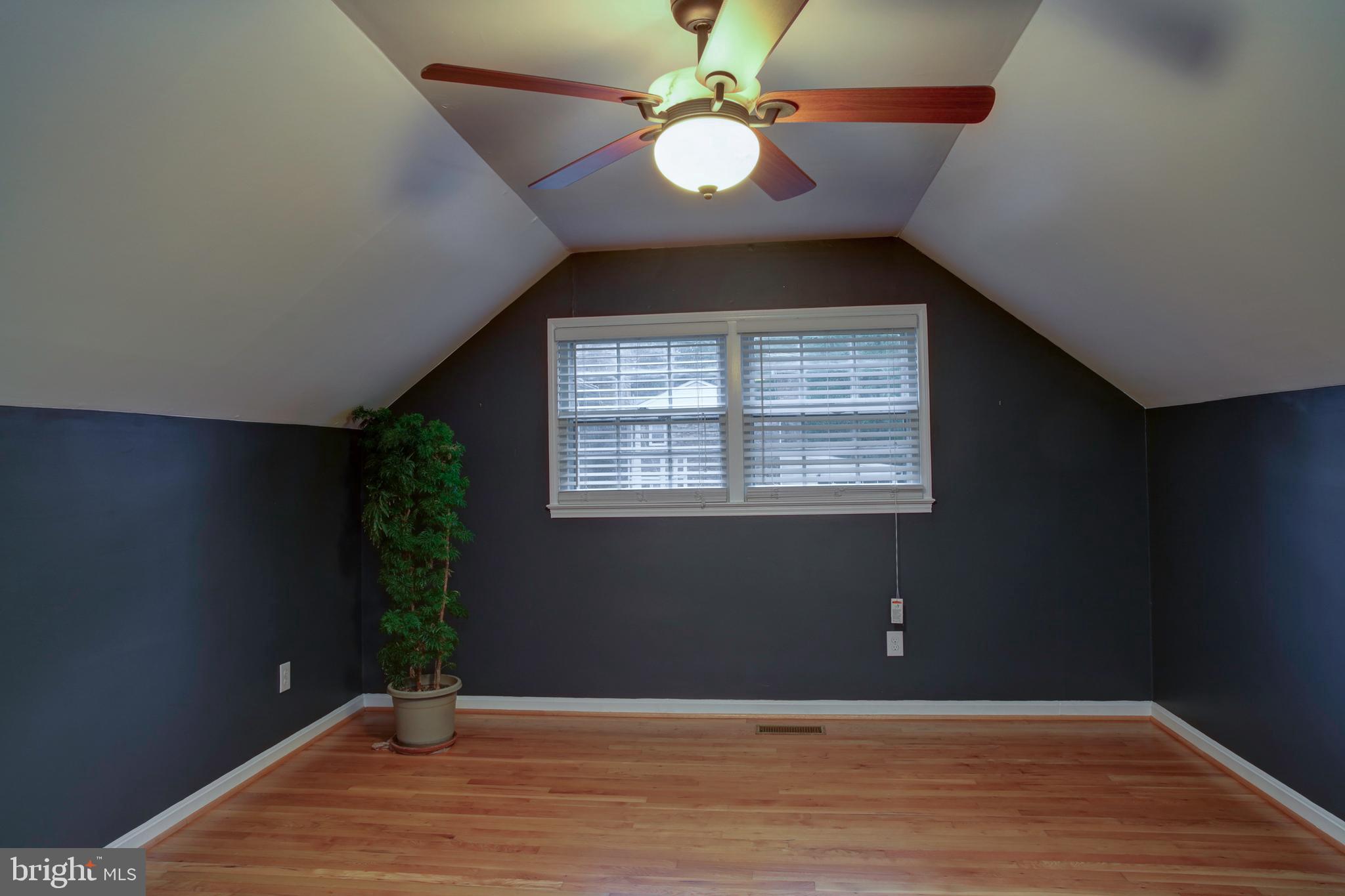 422 Old Courthouse Road Northeast Vienna, VA 22180 - Photo 27 of 34